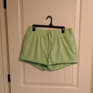 ZYIA Active Ladies L High Waist Light Or Mint Green Shorts Lightweight C…